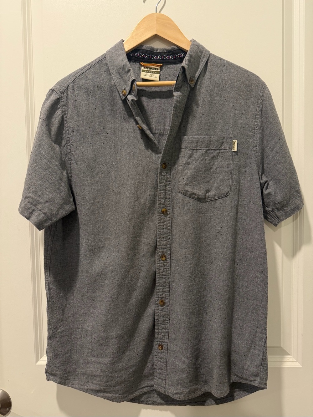 Casual Short-Sleeve Button-Down Shirt in Heather Gray